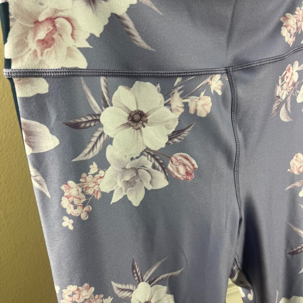 NWT Peloton x Wear It To Heart Wild Flower Floral High-Rise Crop Leggings - XL - Picture 2 of 7